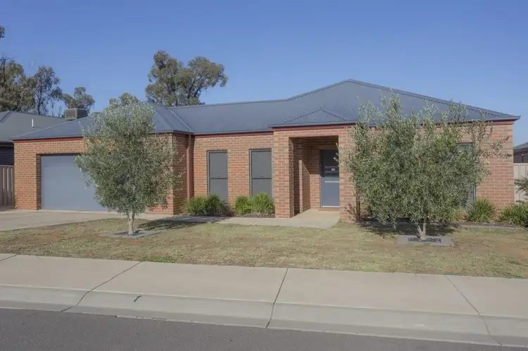 36 Londonderry Way, Epsom VIC 3551