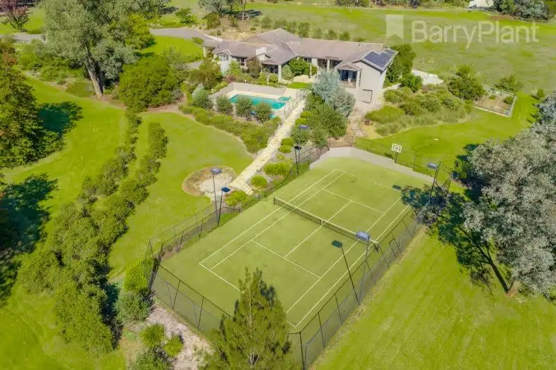 Main view of Homely house listing, 2 Joslyn Drive, Research VIC 3095