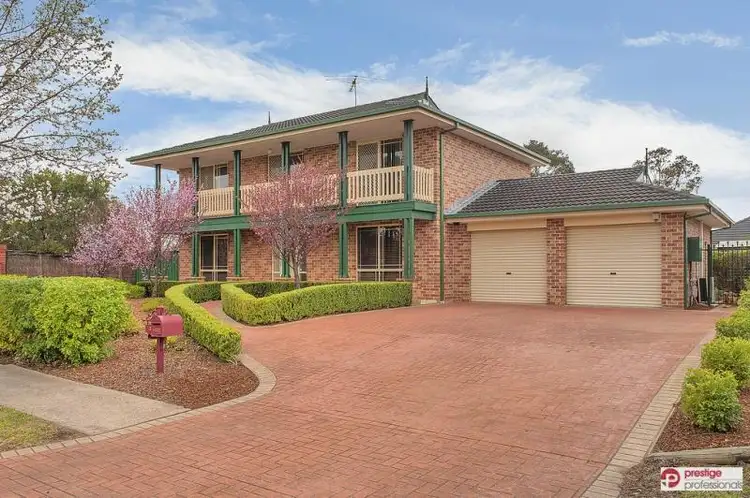 2 Jenolan Court, Wattle Grove NSW 2173