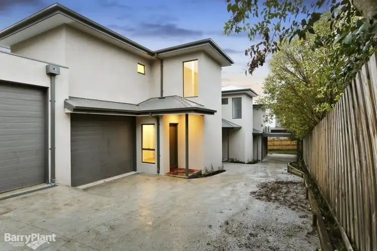 2/253 Hull Road, Mooroolbark VIC 3138