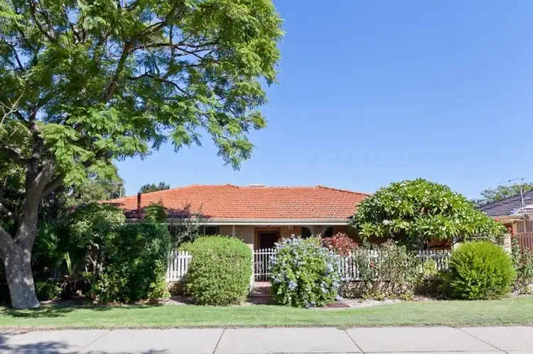 29 Macrae Road, Applecross WA 6153