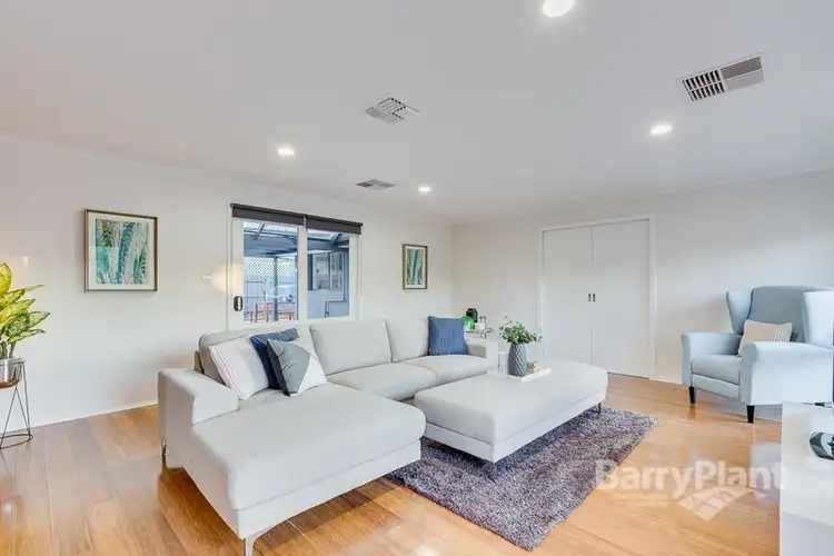 Fifth view of Homely house listing, 2 Hammersley Court, Taylors Lakes VIC 3038