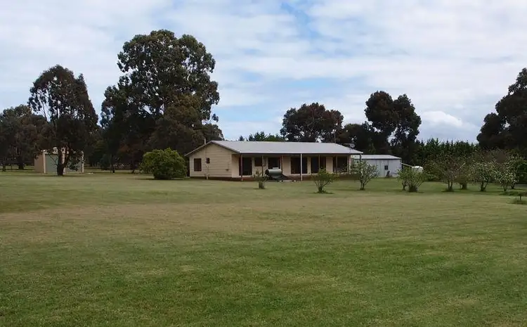 81 Hazeldene Crescent, Nicholson VIC 3882