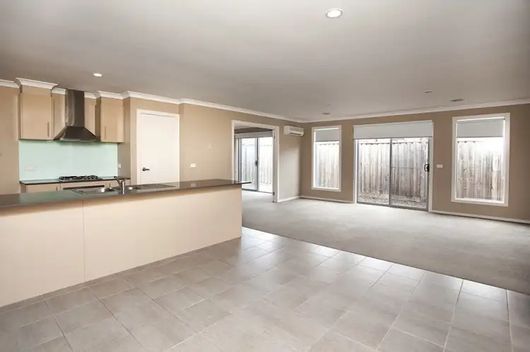 19 Moorhen Boulevard, Williams Landing VIC 3027