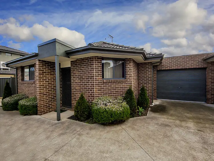 2/10 Albert Crescent, St Albans VIC 3021