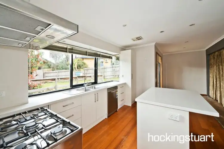 Fifth view of Homely house listing, 2 Debra Court, Yallambie VIC 3085