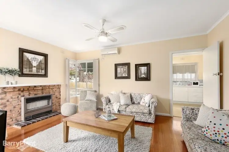 Second view of Homely house listing, 7 Yallambee Way, Croydon VIC 3136