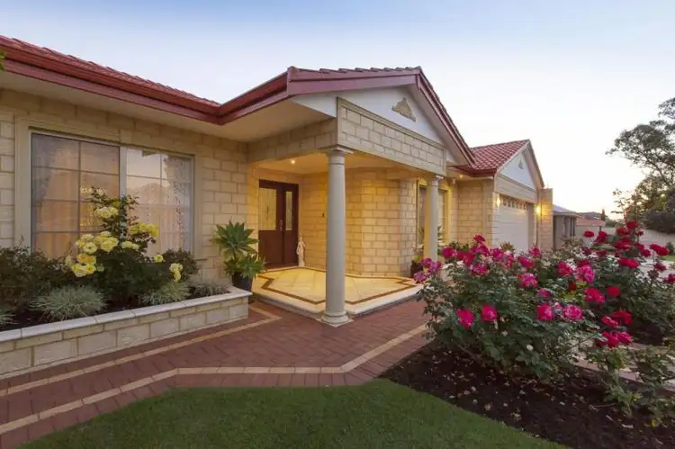 18 Westbury Lane, Madeley WA 6065