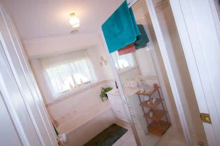 Seventh view of Homely house listing, 8 Caroline Court, Echuca VIC 3564