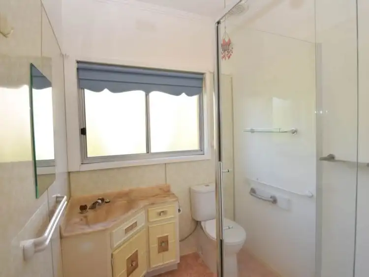 Sixth view of Homely house listing, 2 Maxwell Street, Wangaratta VIC 3677