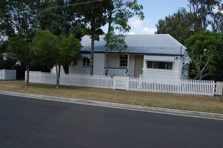 18 Teape Street, Silkstone QLD 4304