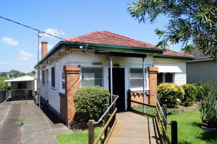 77 Crescent Road, Waratah NSW 2298