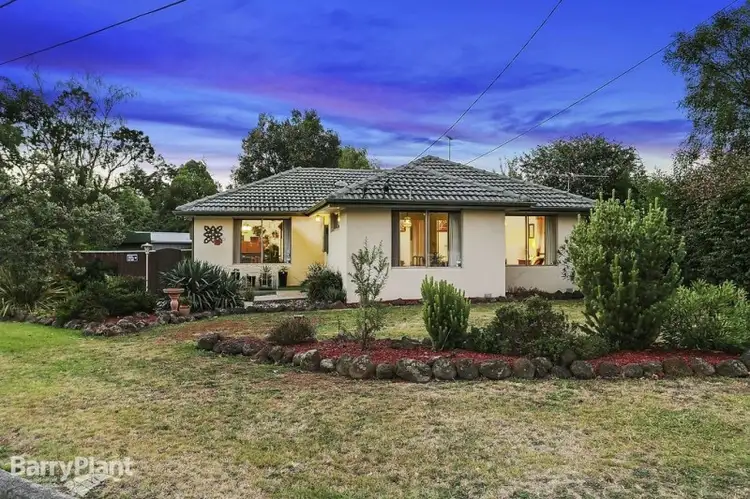 8 Lancaster Road, Mooroolbark VIC 3138