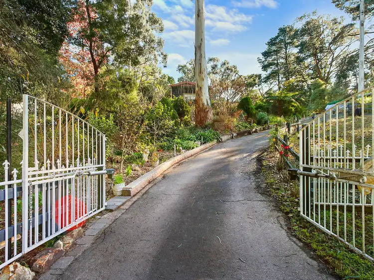 24 Gembrook Launching Place Road, Launching Place VIC 3139
