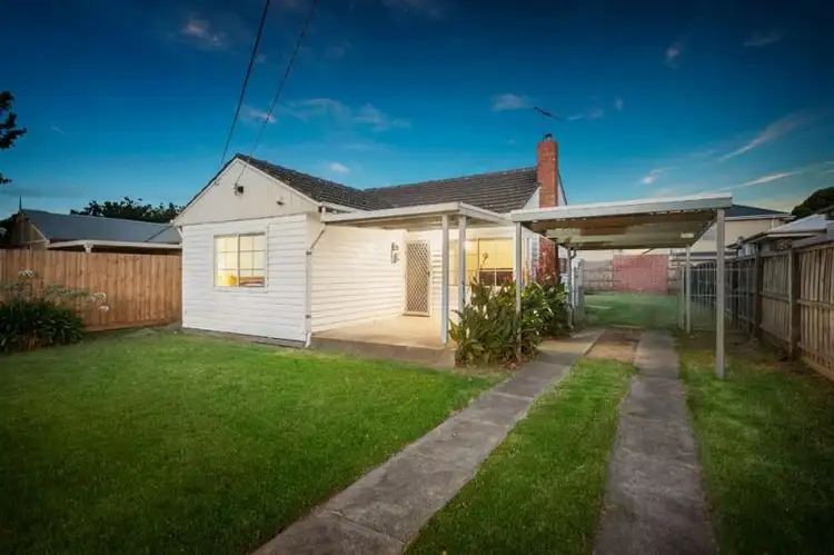 10 McFadzean Avenue, Reservoir VIC 3073