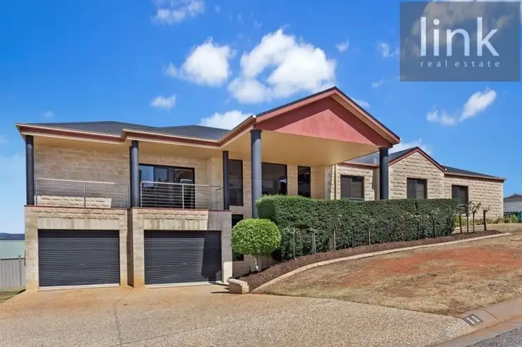 11 Janette Court, Lavington NSW 2641