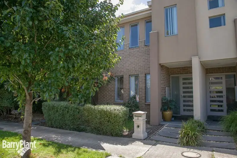 Main view of Homely townhouse listing, 8 Everitt Street, Dandenong VIC 3175