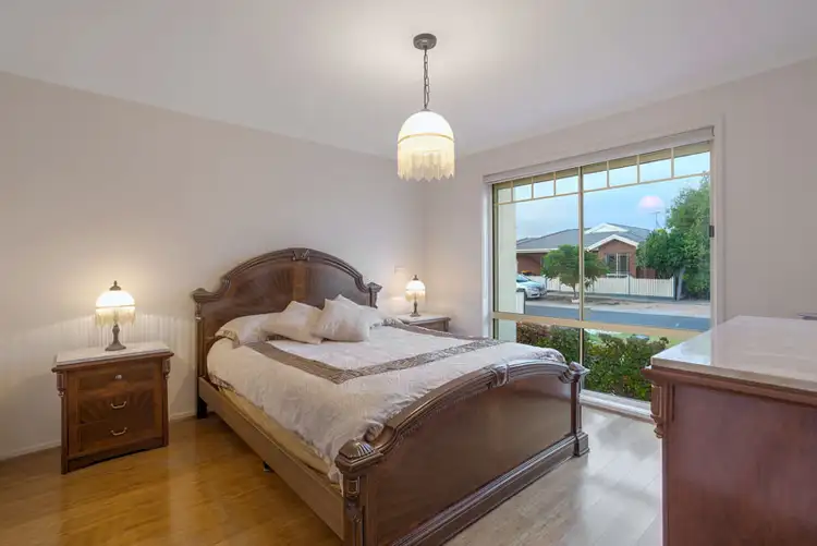 Sixth view of Homely house listing, 9 Enid Court, Hillside VIC 3037