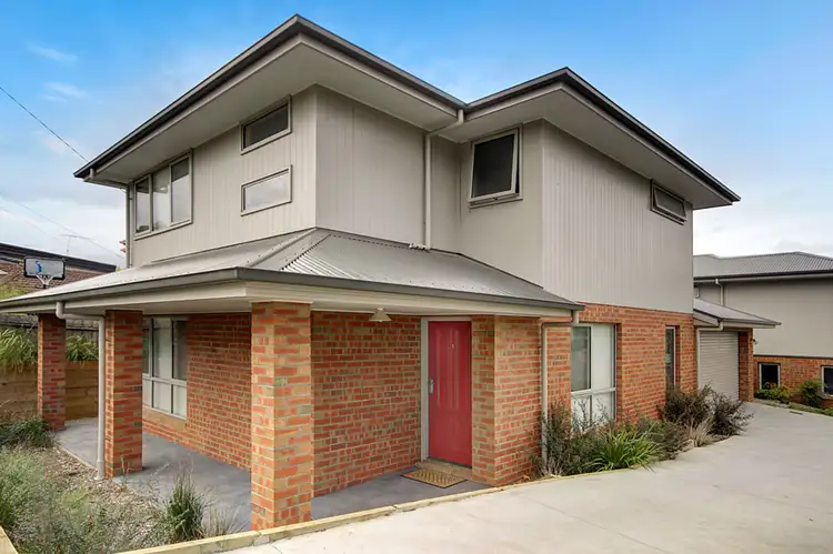 1/16 Hutcheson Avenue, Highton VIC 3216