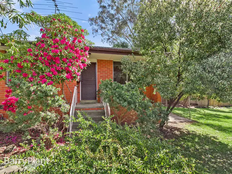 2/2 Railway Parade, Bayswater VIC 3153