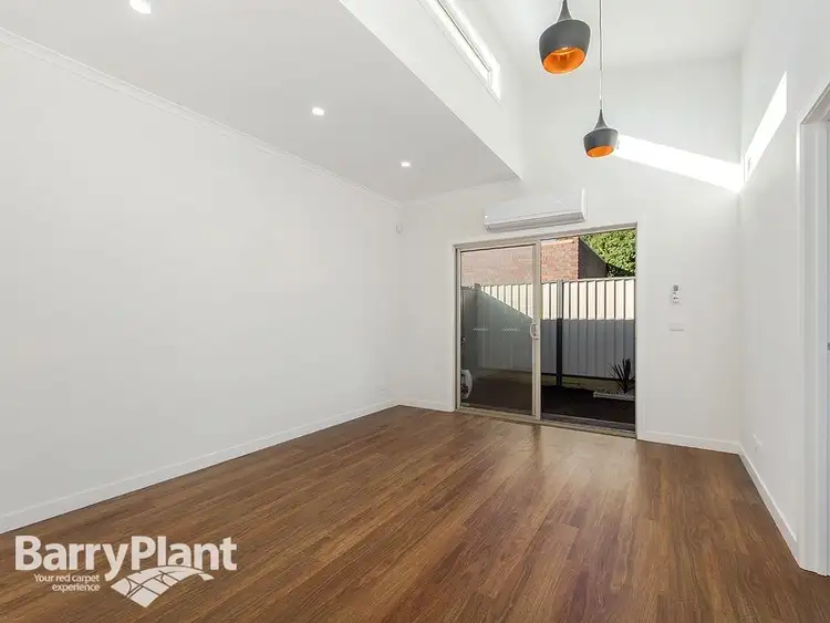 Fourth view of Homely unit listing, 2 & 3/33 Henry Street, St Albans VIC 3021