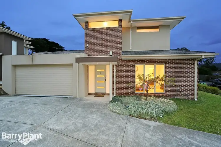 Main view of Homely townhouse listing, 5 Saltbush Crt, Rowville VIC 3178