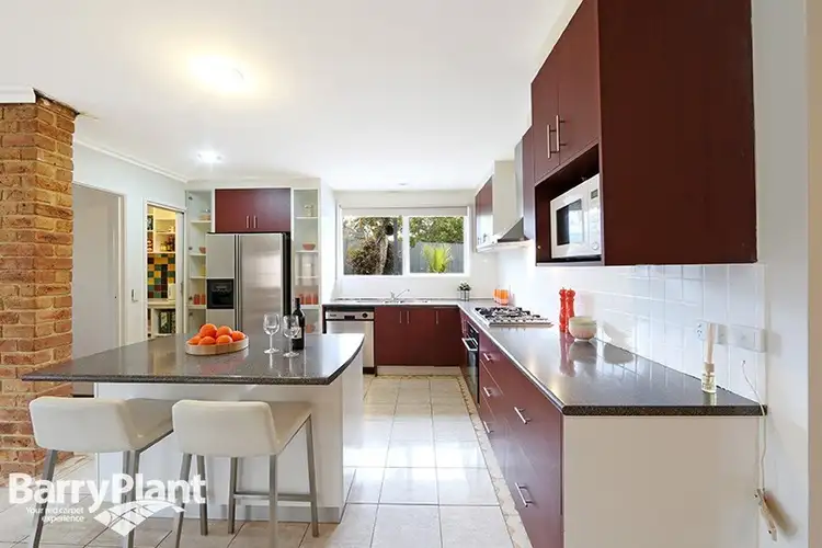 6 Folkstone Crescent, Ferntree Gully VIC 3156