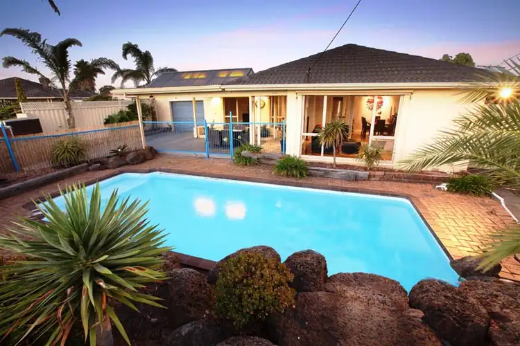 10 Conifer Close, Gladstone Park VIC 3043