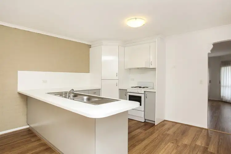 2/18 - 22 San Remo Drive, Avondale Heights VIC 3034