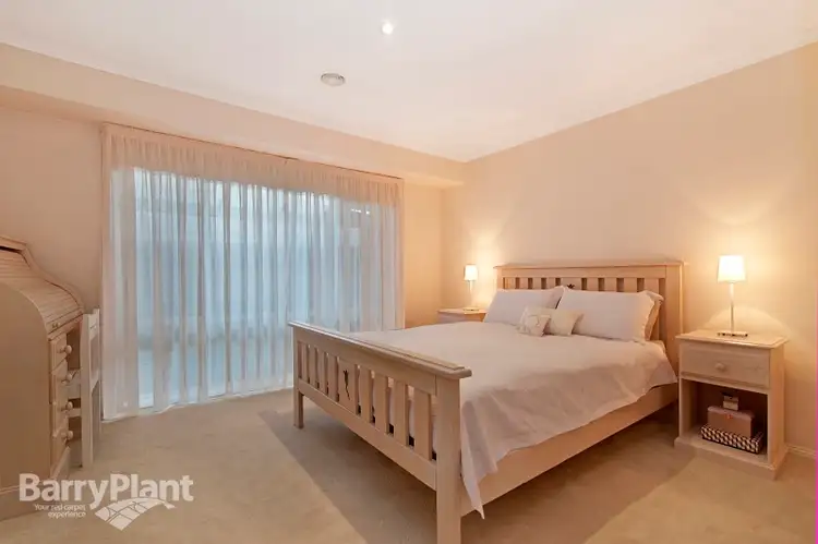 Fifth view of Homely house listing, 2 Glenside Walk, Berwick VIC 3806