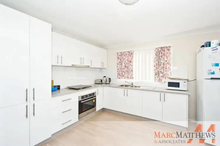 24 Oxford St, Umina Beach NSW 2257