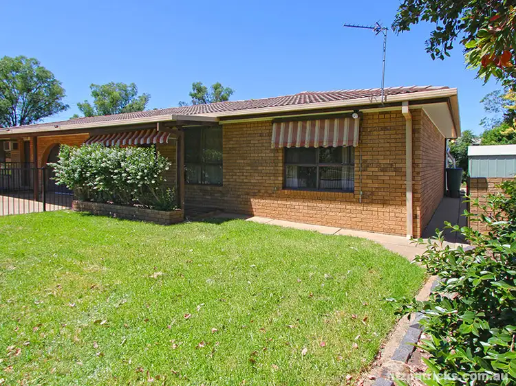 2/210 Bourke Street, Tolland NSW 2650