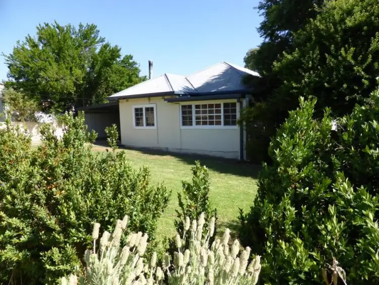 7 Wellington Street, Molong NSW 2866