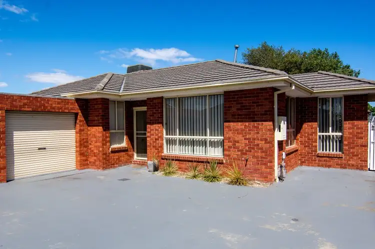 Main view of Homely unit listing, 2/9 Waratah Street, Thomastown VIC 3074