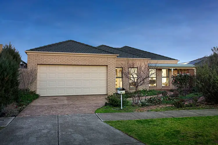 24 Glenelg Boulevard, Taylors Hill VIC 3037