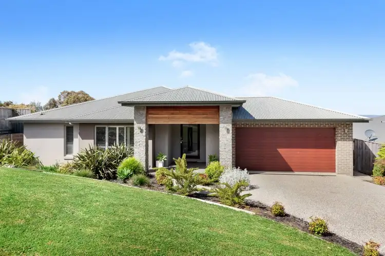 19 Maddison Avenue, Mount Eliza VIC 3930