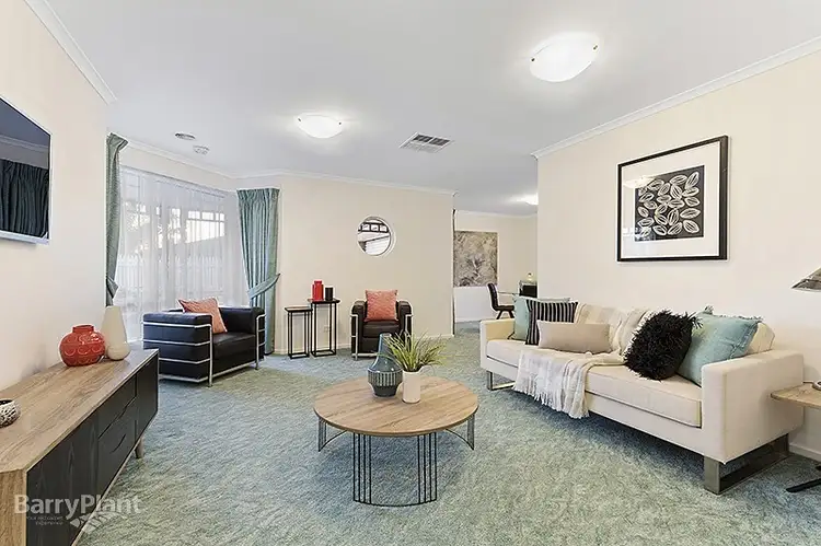 Second view of Homely house listing, 7 Tamara Court, Bundoora VIC 3083