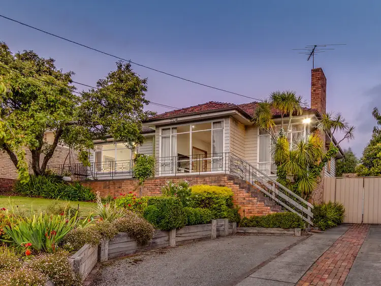 32 Wave Avenue, Mount Waverley VIC 3149