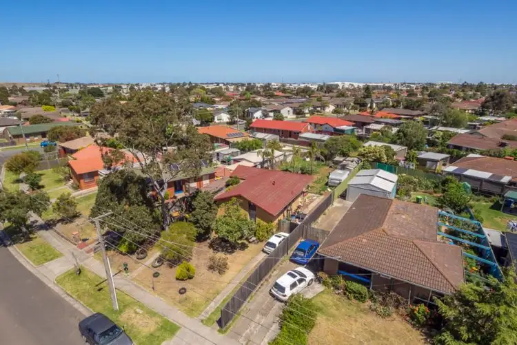 Sixth view of Homely house listing, 7 Buckingham Crecsent, Sunshine West VIC 3020