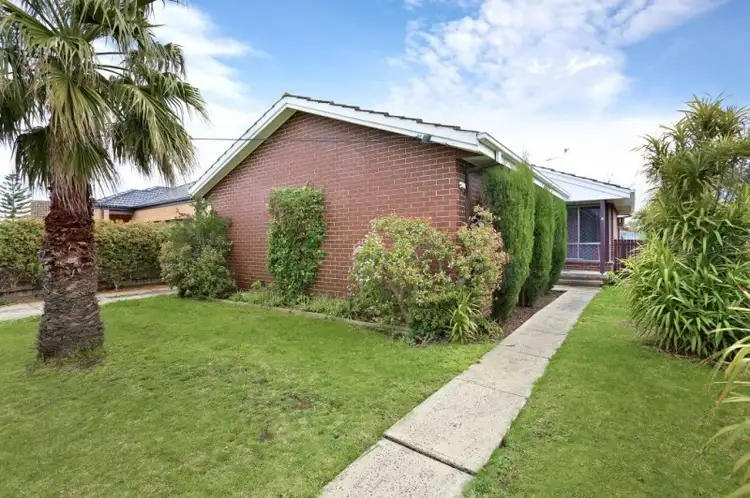 8 Pearson Crescent, Coolaroo VIC 3048