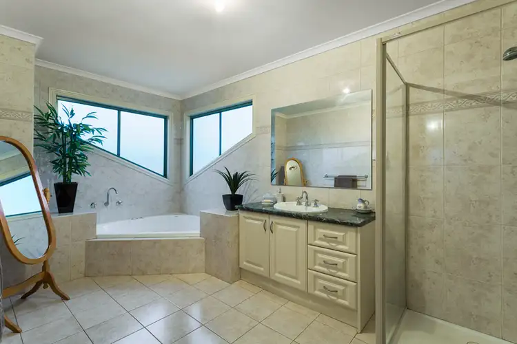 Seventh view of Homely house listing, 5 Hemar Crescent, Hillside VIC 3037