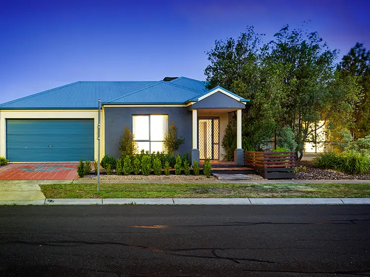 22 Diamond Drive, Werribee VIC 3030