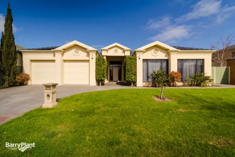 10 Beaumaris Way, Point Cook VIC 3030