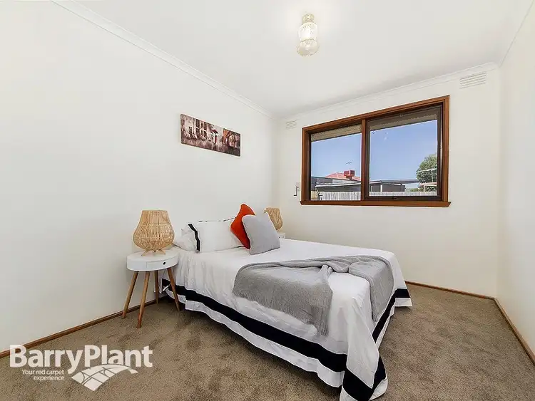 Seventh view of Homely house listing, 11 Tullaroop Court, St Albans VIC 3021