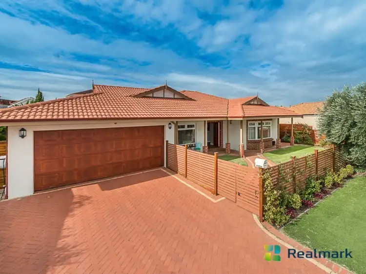 16 Delgado Parade, Iluka WA 6028
