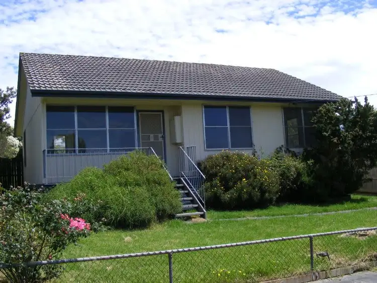 19 Hawkins Street