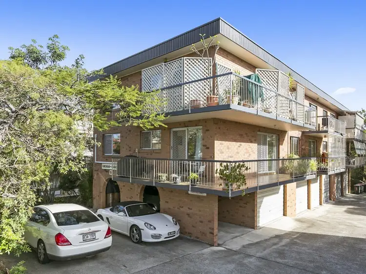 1/19 Macaulay Street, Coorparoo QLD 4151