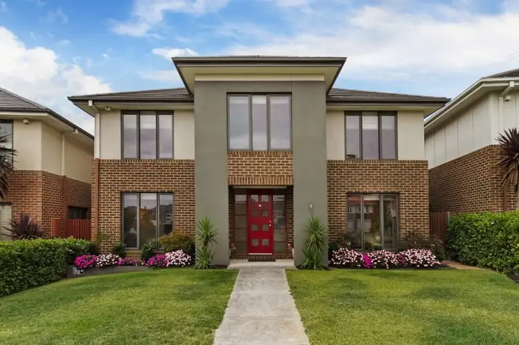 16 Brockhoff Drive, Burwood VIC 3125
