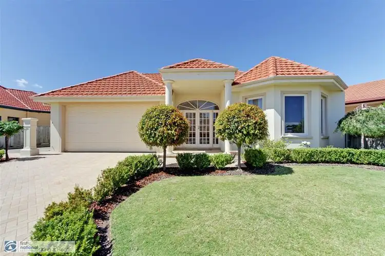 8 Mariners Place, Paynesville VIC 3880
