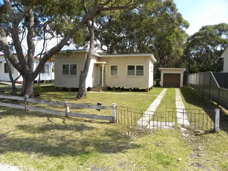 211 River Road, Sussex Inlet NSW 2540
